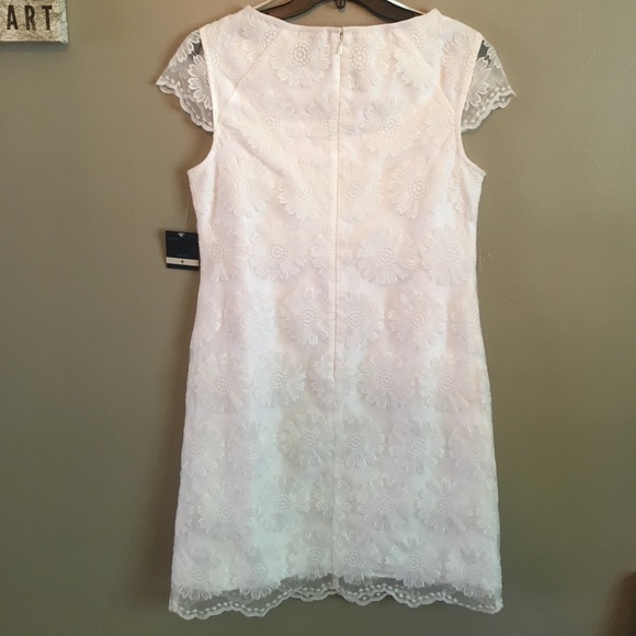 ✨NWT✨ White Lace Gabby Skye Dress - Picture 5 of 5