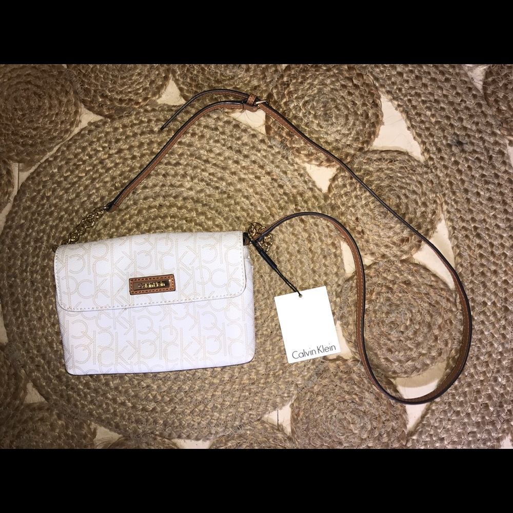 BRAND NEW CALVIN KLEIN CROSSBOY