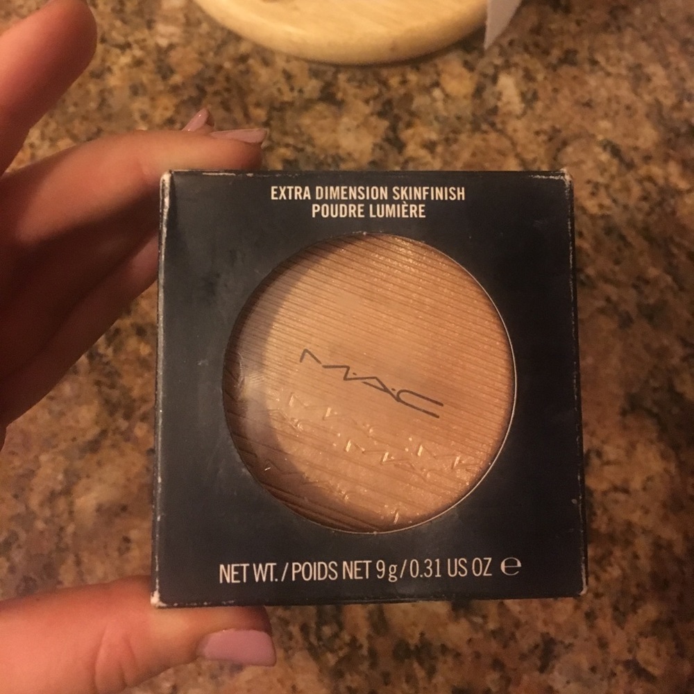 MAC oh darling highlight