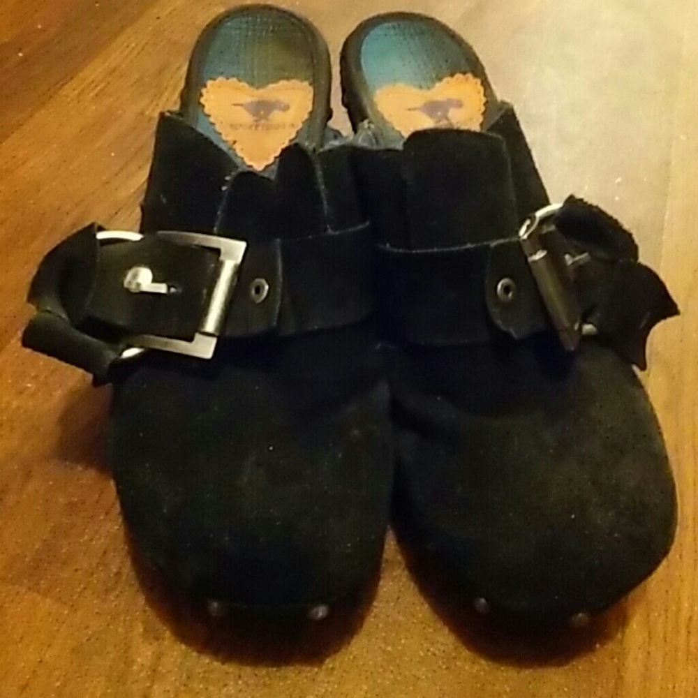 Black vintage clog heels