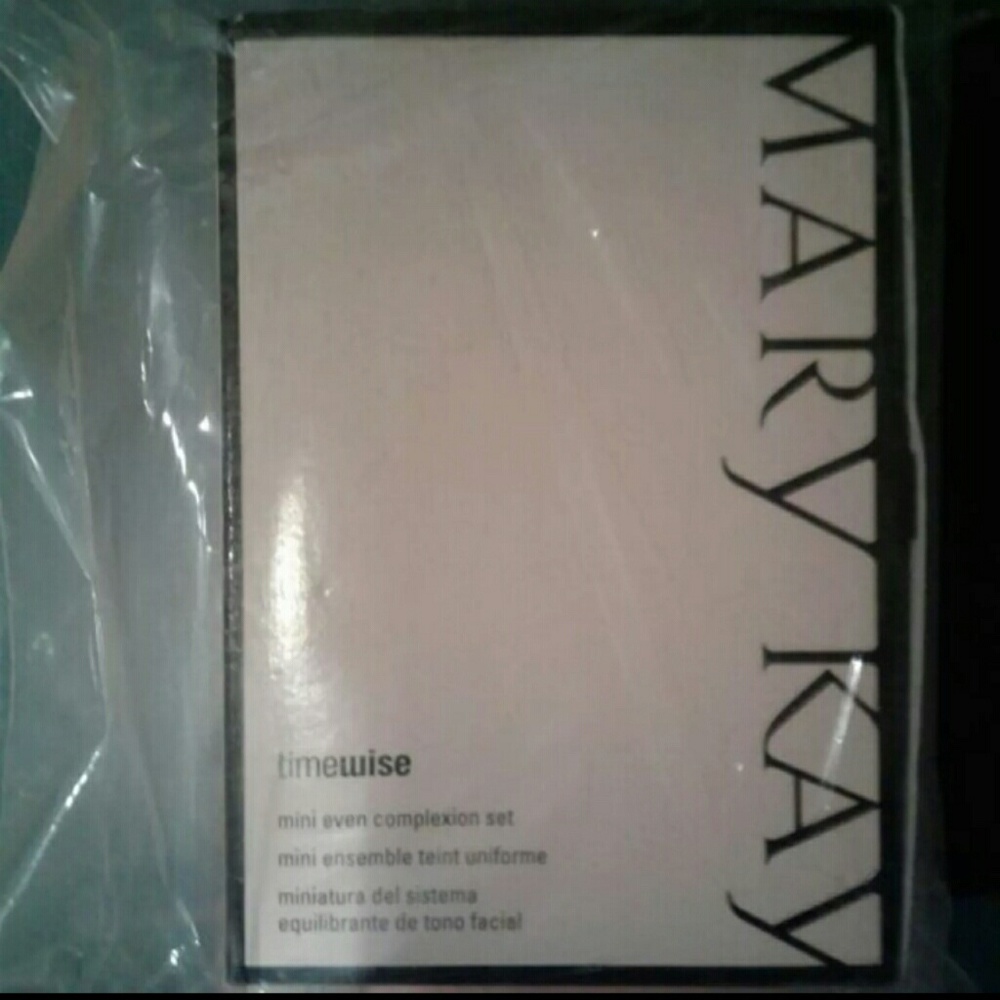 New Mary Kay Mini Even Complexion Set