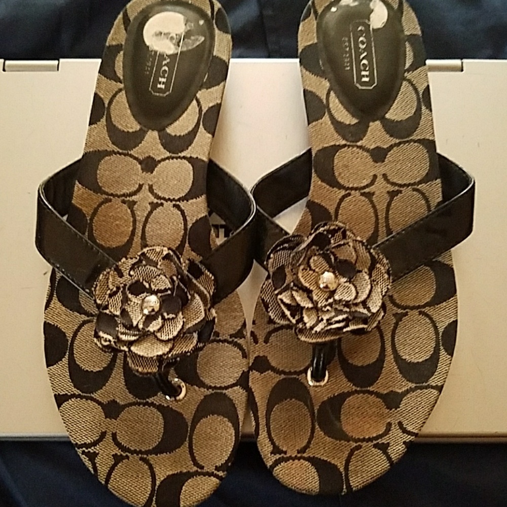 coach flip flops