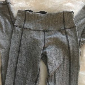 Grey houndstooth Lululemon Leggings, worn once.