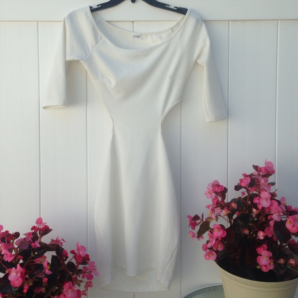 🌺 Tobi No Backing Down Dress