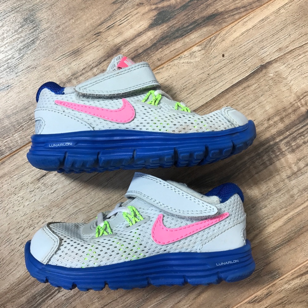 Nike Girls Shoes Size 6
