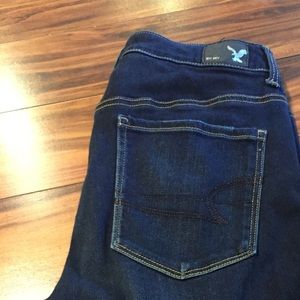 *** NEVER WORN *** American Eagle dark denim jeans