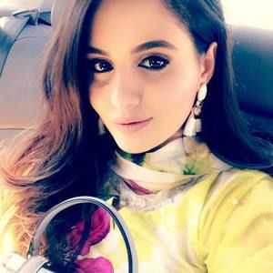 Meet your Posher, Aliza