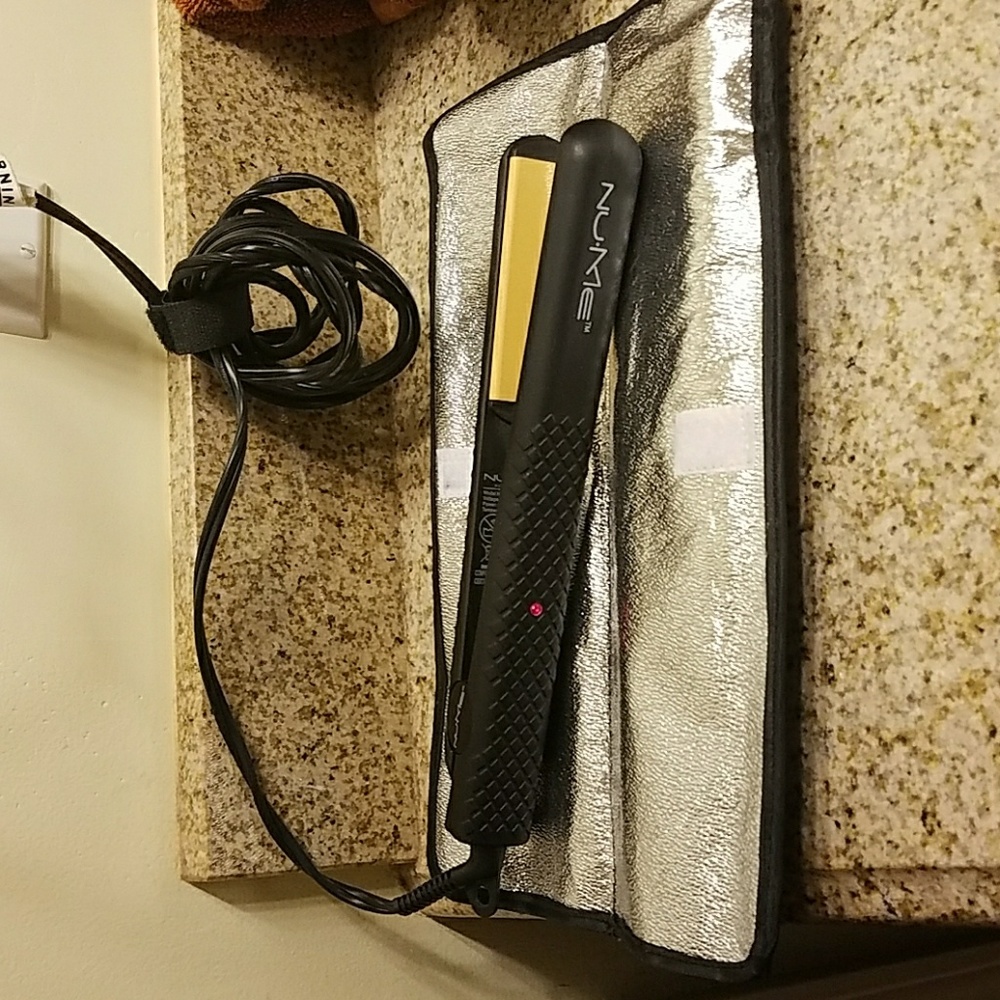 Nume flat iron bonus cover included