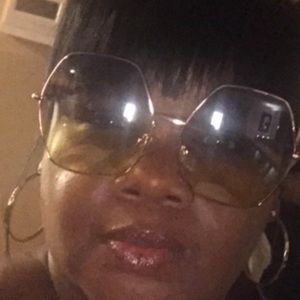 Meet your Posher, Stacy