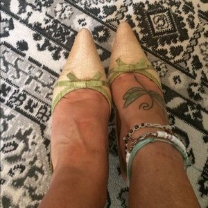 Unisa Slingback Pumps