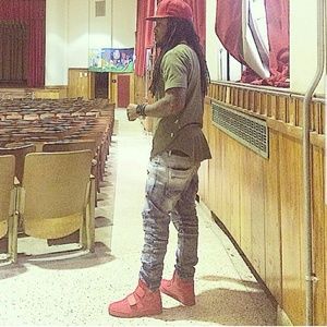 Meet your Posher, Warren