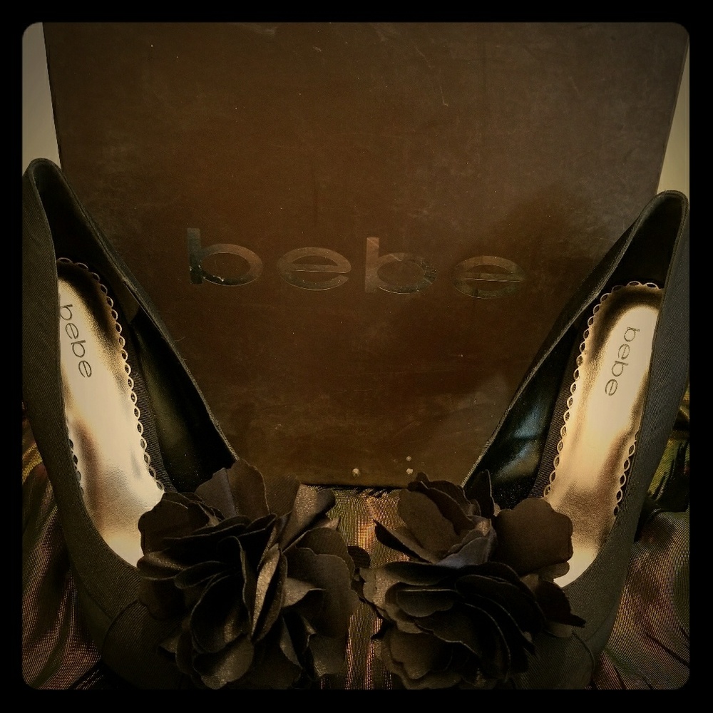Bebe pumps