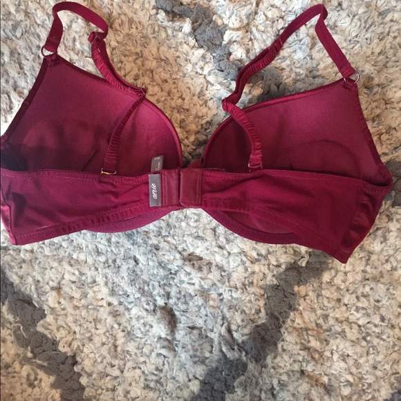 Aerie Bra embellished with rhinestones and a bow - Picture 2 of 6