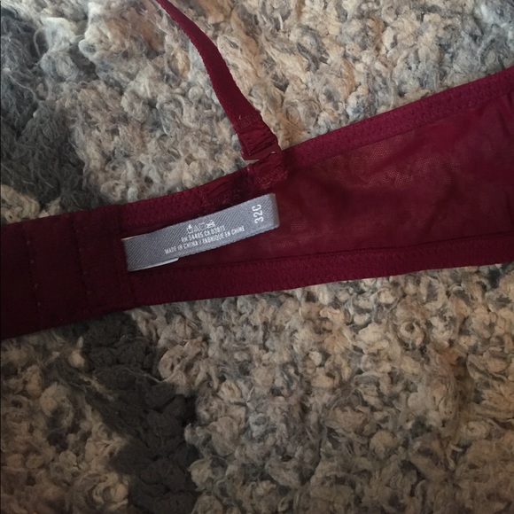 Aerie Bra embellished with rhinestones and a bow - Picture 3 of 6