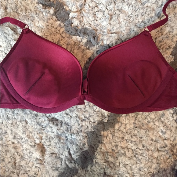 Aerie Bra embellished with rhinestones and a bow - Picture 4 of 6