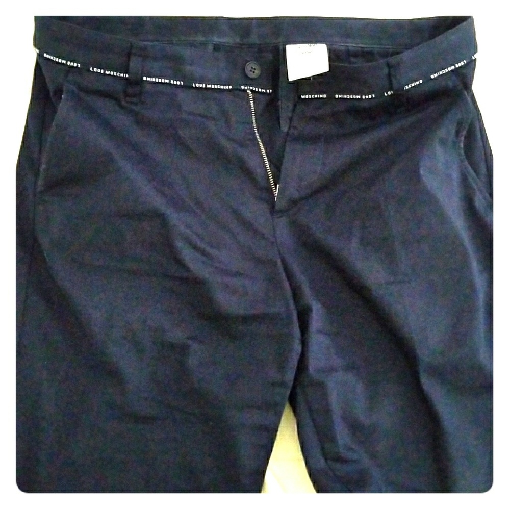 Love Moschino short pants(authentic) navy color