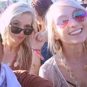 Meet your Posher, Paige