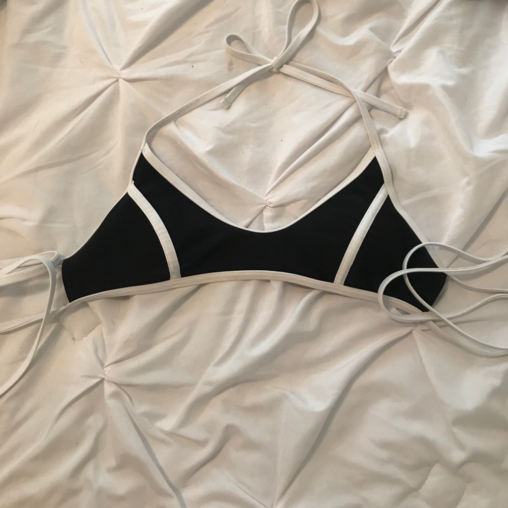 Black & White medium bikini top