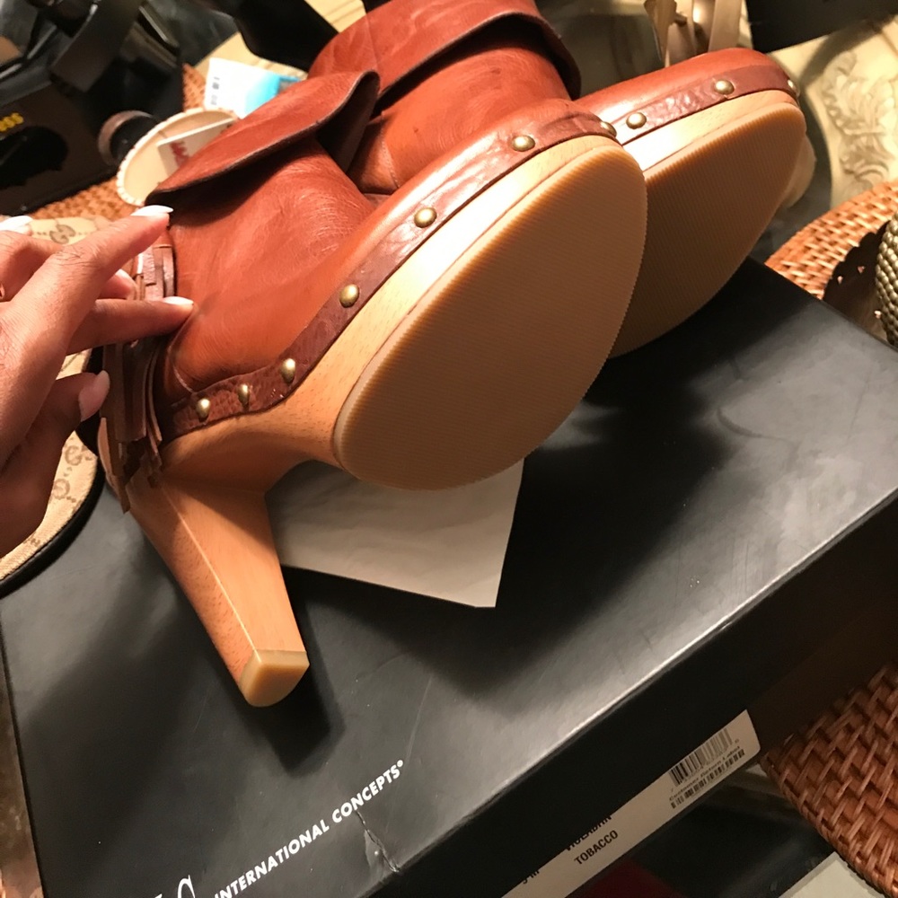 Boots - Picture 3 of 3
