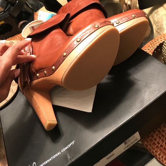 Boots - Picture 3 of 3