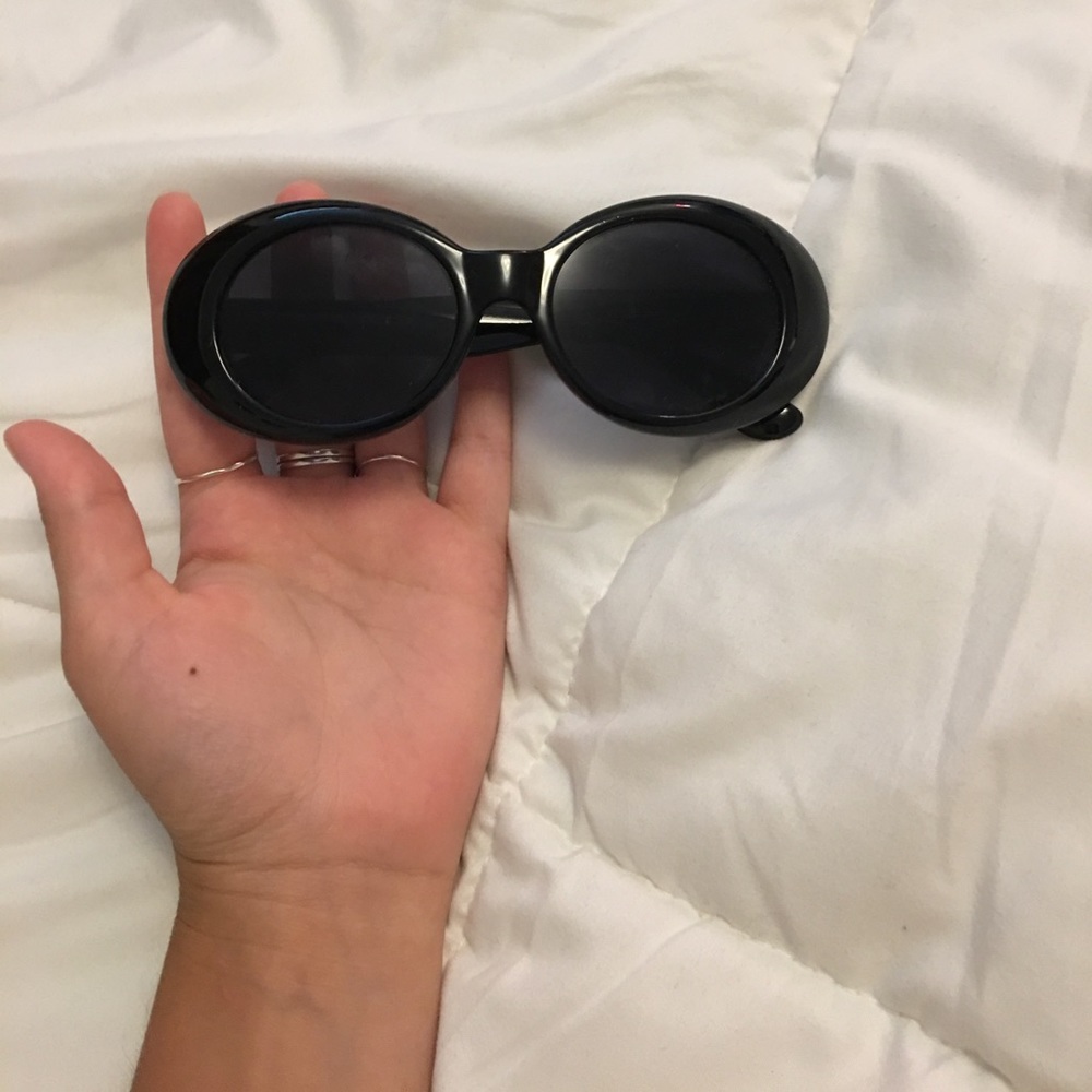 Vintage Kurt Cobain round sunglasses