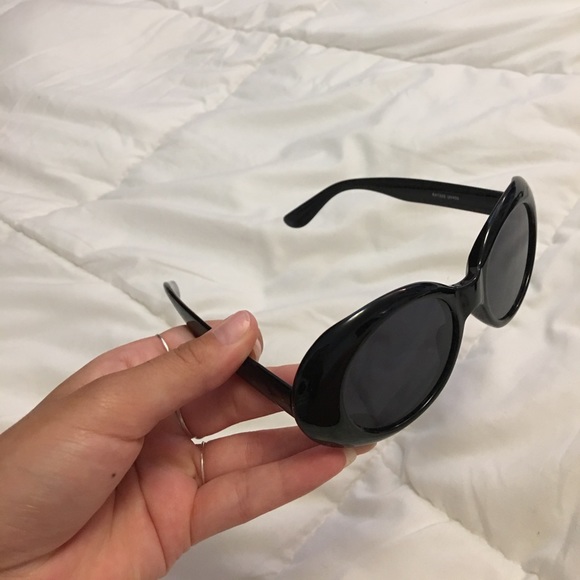 Vintage Kurt Cobain round sunglasses - Picture 2 of 3