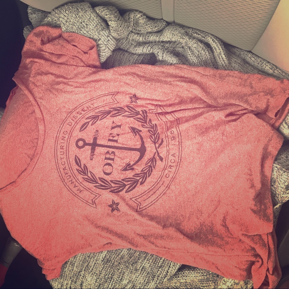 Obey t shirt
