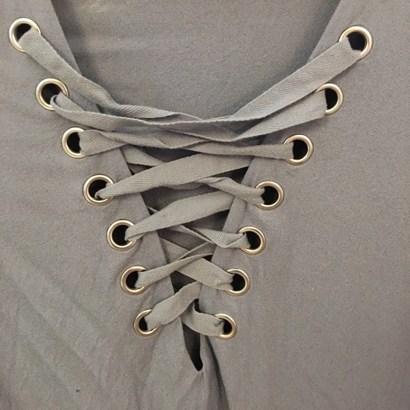 Brandy Melville dress criss cross - Picture 2 of 4