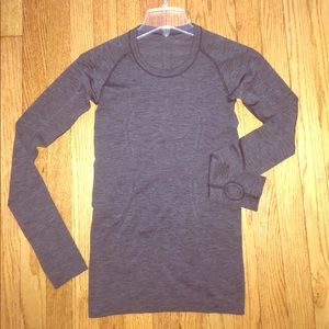 Grey Lululemon long sleeve work out shirt