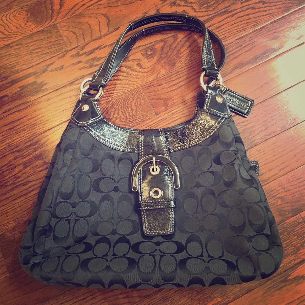 🎀Make Offer🎀 Coach Signature Shoulder Bag!