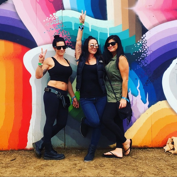 Meet your Posher, Kimberlee3000 of La Lune - Picture 4 of 4