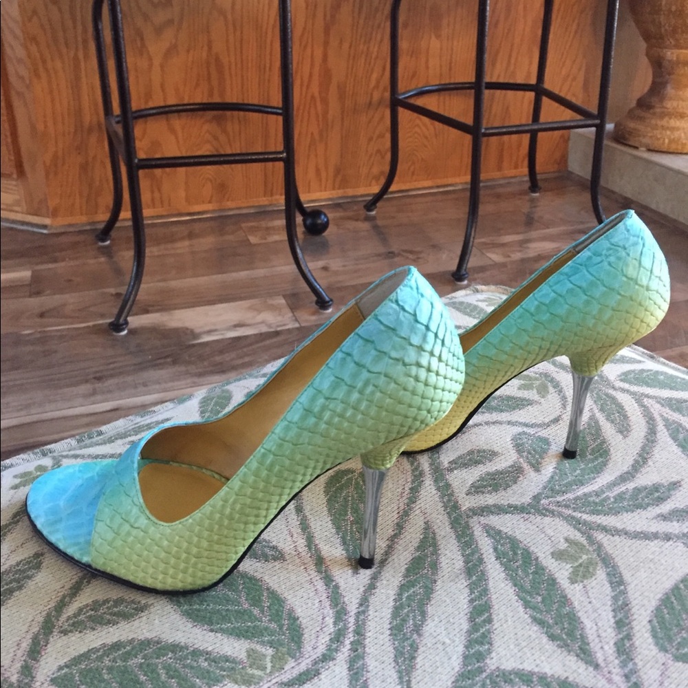 Open toe pump - Picture 3 of 4