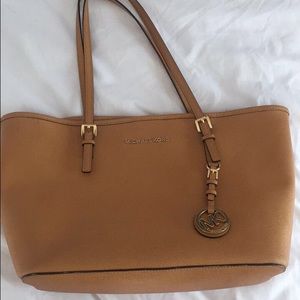 Michael Kors Jet Set Tote