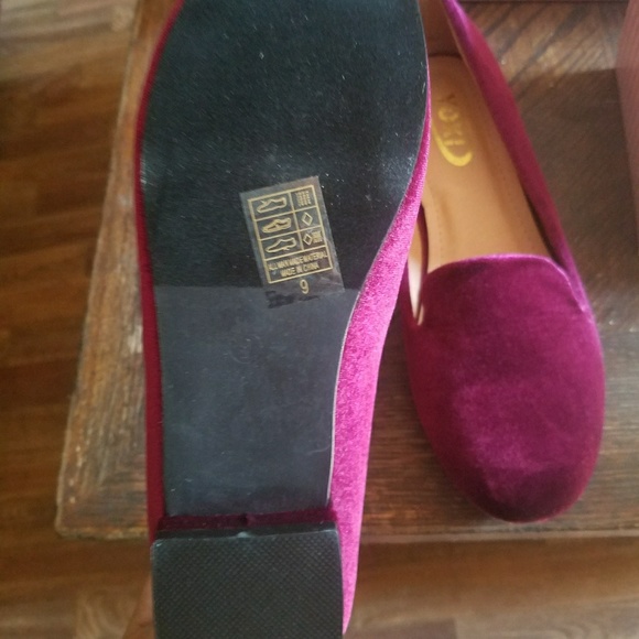 Brand new velvet flats sz.9 - Picture 2 of 3