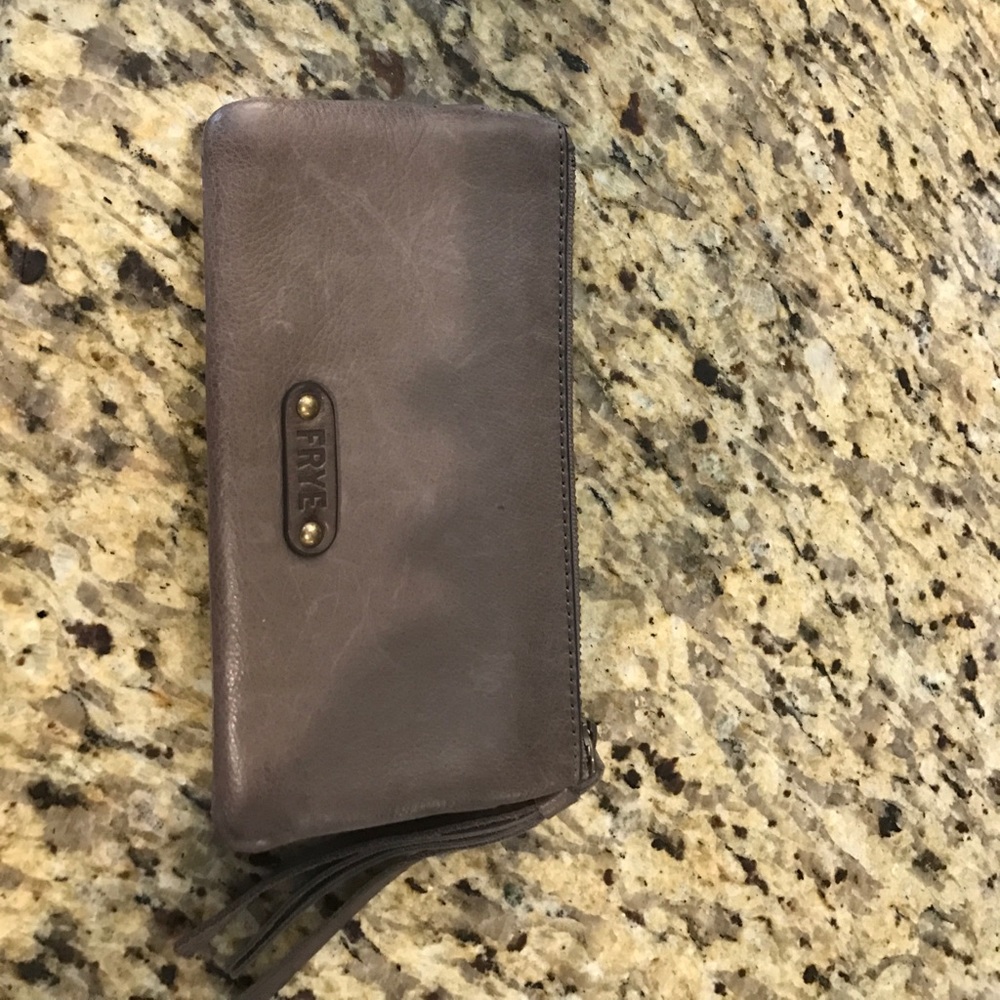 NWOT FRYE wallet