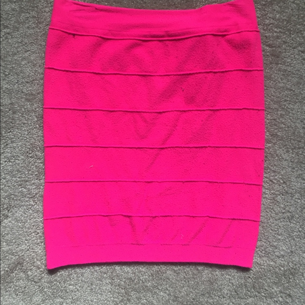 Hot pink bandage skirt. Very neon, very cute!