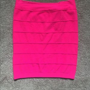 Hot pink bandage skirt. Very neon, very cute!