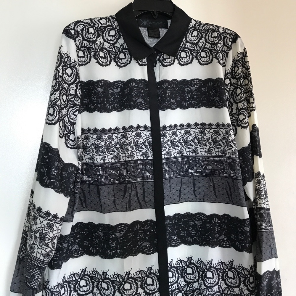 Kardashian Kollection shirt. Size L