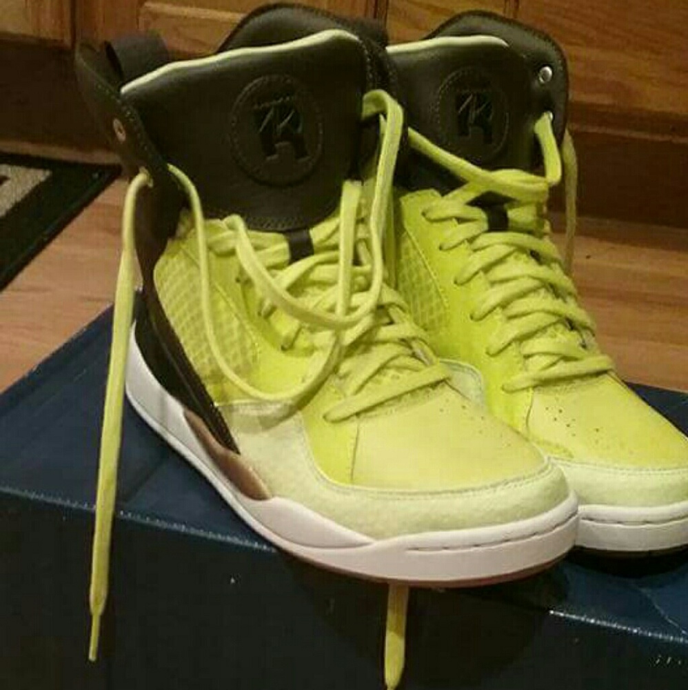 Alicia keys reebok court shoe