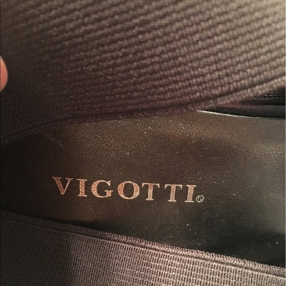 Shoes - Picture 4 of 4