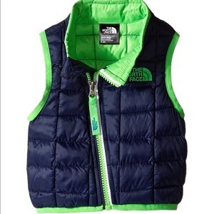 SOLD- Brand new kids Northface vest