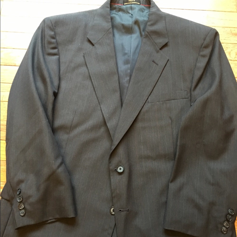 Men's Suit.  Size:  38 Regular
