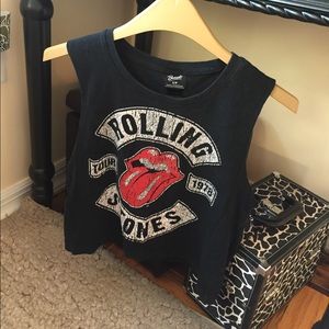 Rolling Stones crop top 🤘🎶