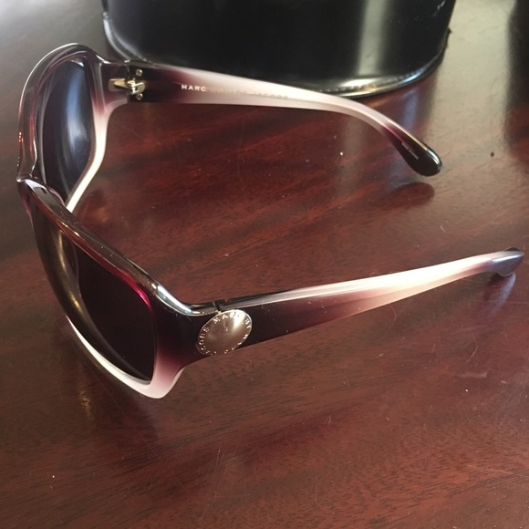 Marc by Marc Jacobs - Picture 2 of 2