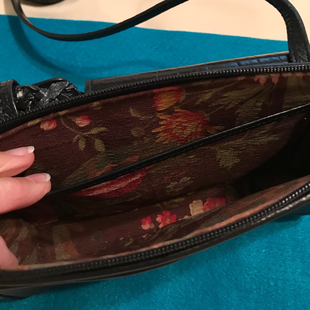 BRIGHTON CROSSBODY BAG - Picture 3 of 8