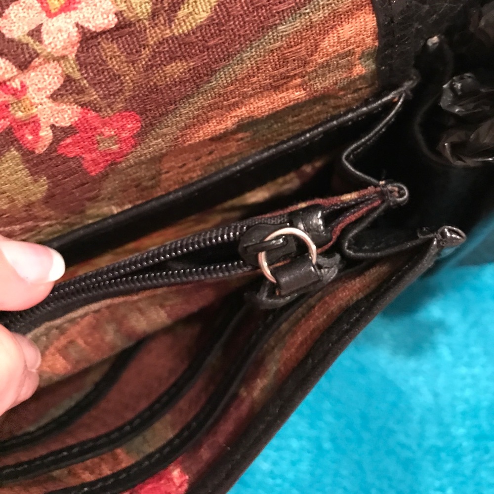 BRIGHTON CROSSBODY BAG - Picture 6 of 8