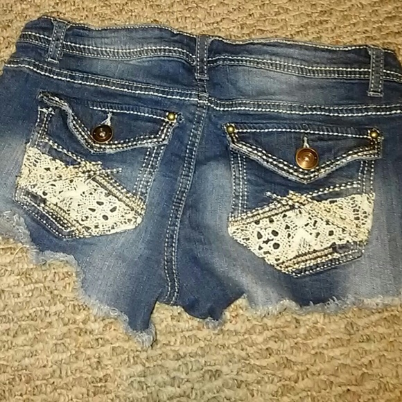 Shorts - Picture 2 of 3