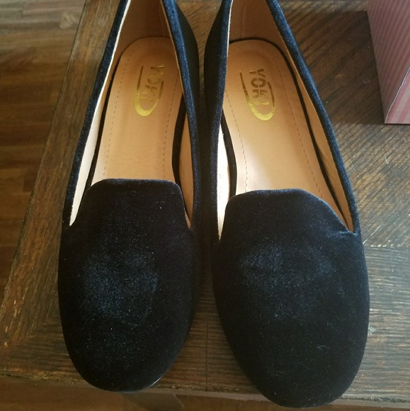 Brand new velvet flats sz.9 - Picture 3 of 3