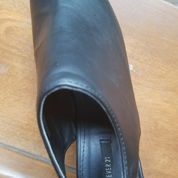 Forever 21 Heeled Sandals - Picture 2 of 3