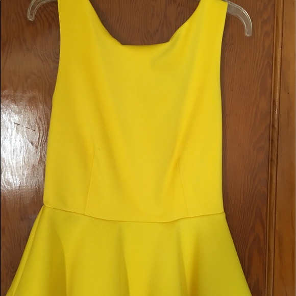 Xs bright yellow peplum top - Picture 2 of 5